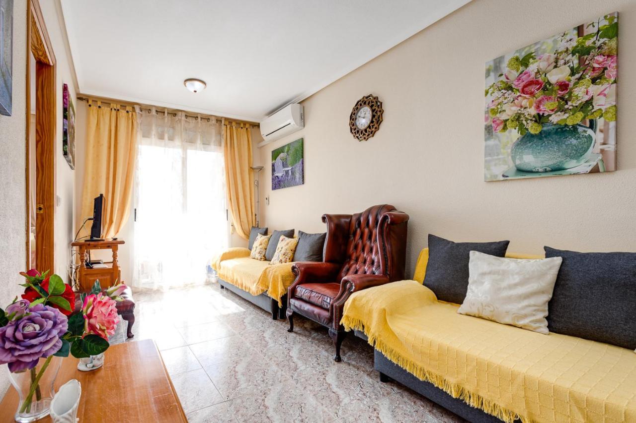 Apartament Caballero De Rodas Torrevieja Exterior foto