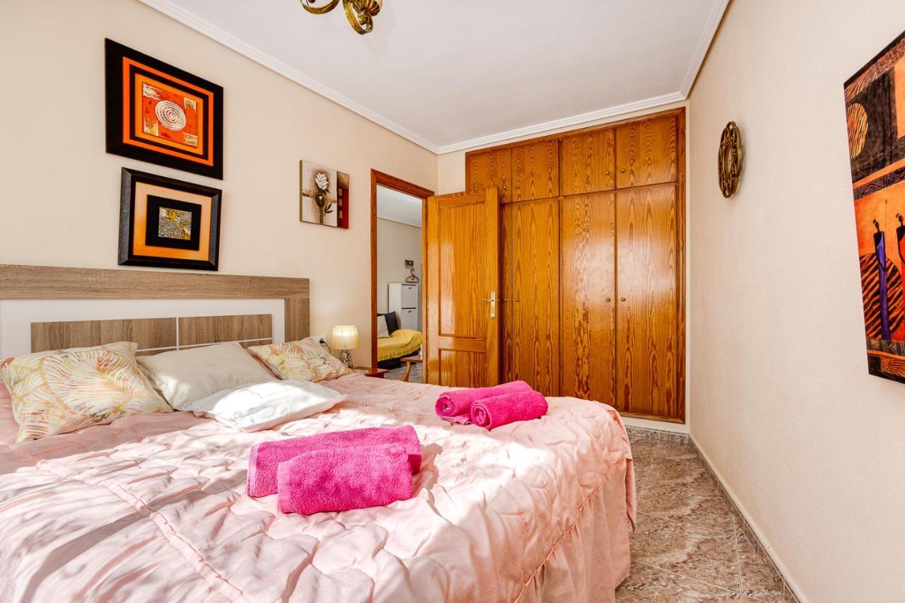 Apartament Caballero De Rodas Torrevieja Exterior foto