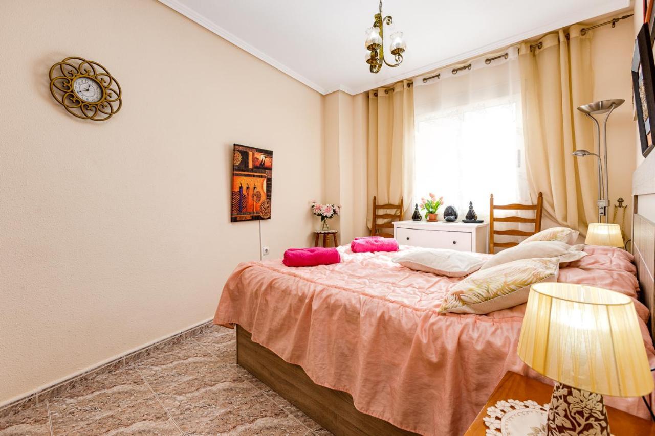 Apartament Caballero De Rodas Torrevieja Exterior foto