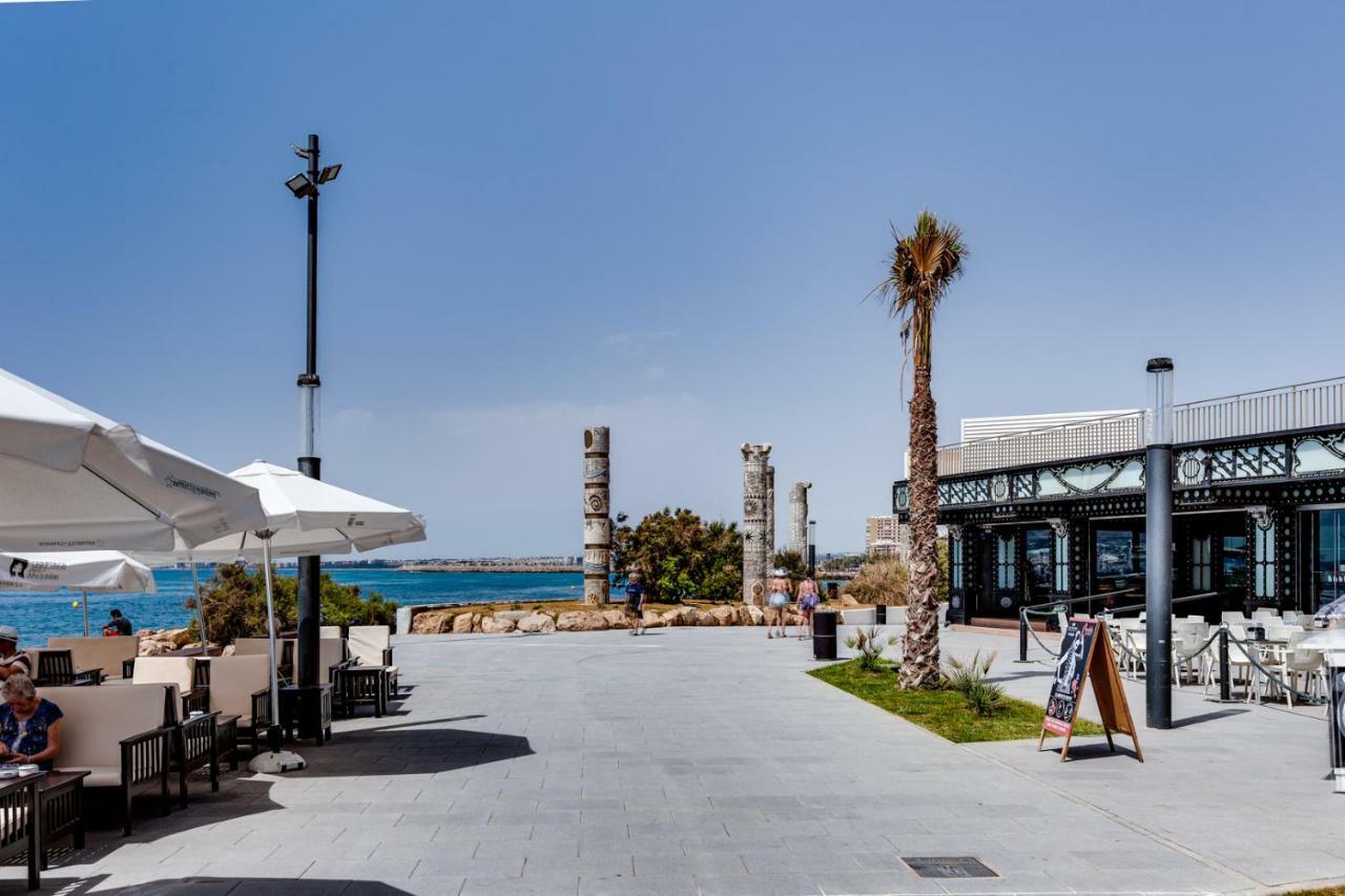 Apartament Caballero De Rodas Torrevieja Exterior foto
